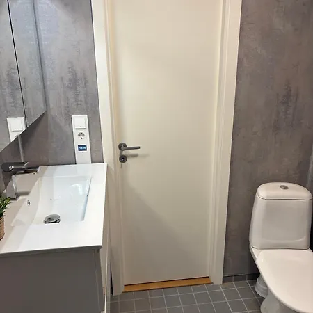 Fin Med 3 Soverom Og Parkering Lägenhet