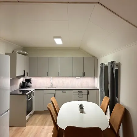 Lägenhet Fin Med 3 Soverom Og Parkering *
