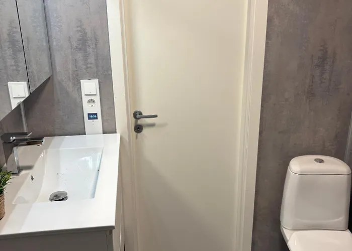 Fin Med 3 Soverom Og Parkering Lägenhet