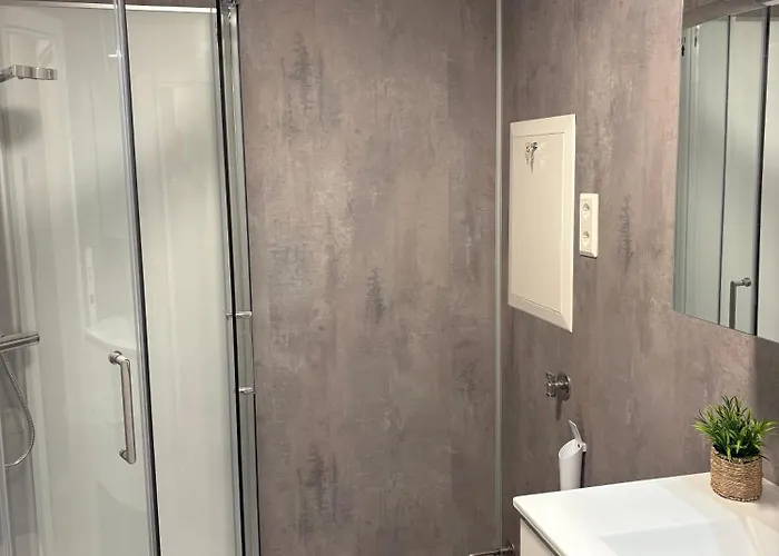 Lägenhet Fin Med 3 Soverom Og Parkering *